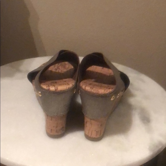 Shoes - Picture 3 of 5